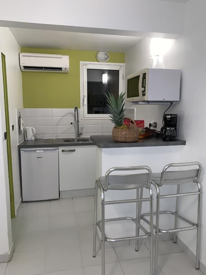 Superbe Studio Ultra COSY à 2 min de la PLAGE Sainte-Anne Esterno foto