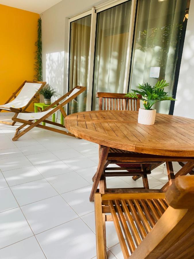 Superbe Studio Ultra COSY à 2 min de la PLAGE Sainte-Anne Esterno foto